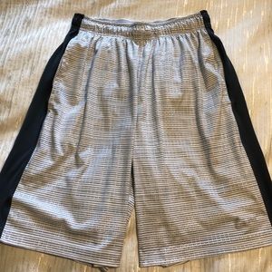 Nike Men’s Basketball Shorts White Size Small